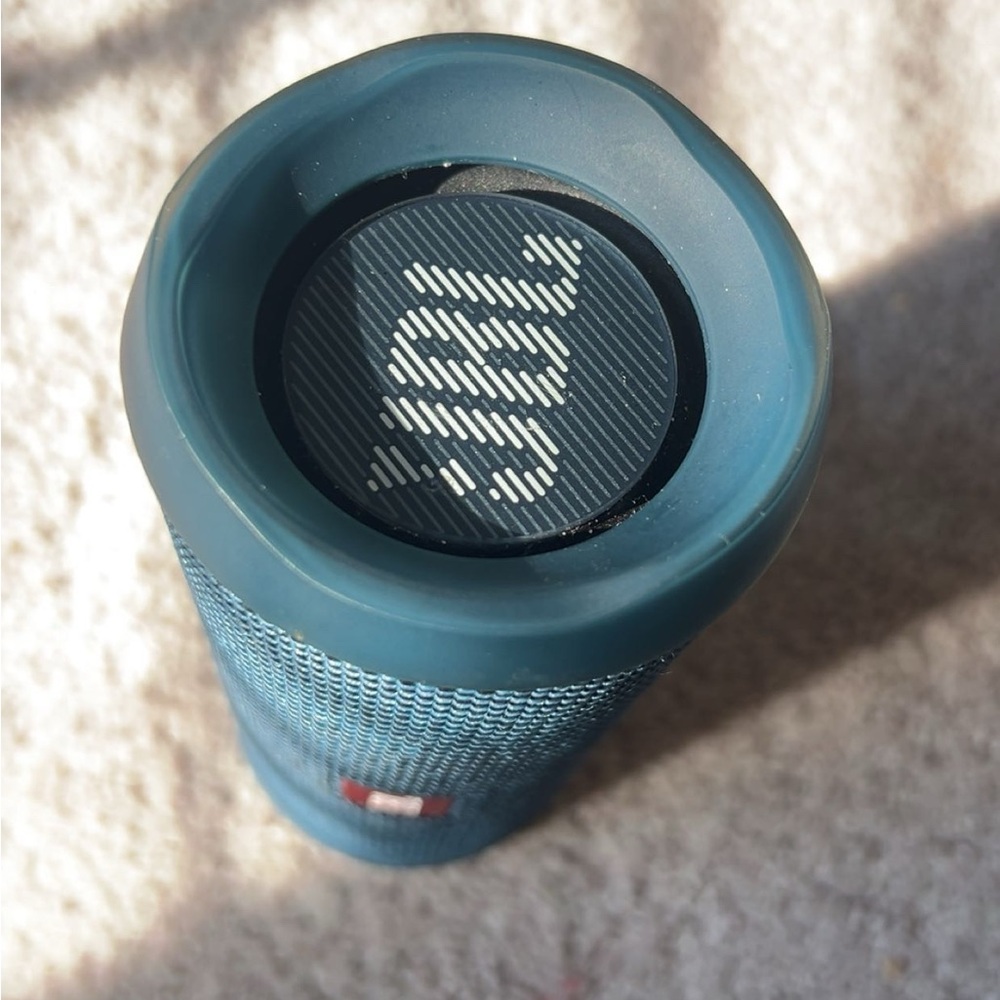JBL Bluetooth Speaker - Teal - Picture 3 of 4